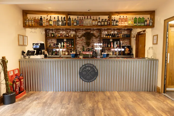 The bar in the oak barn at Coton House Farm