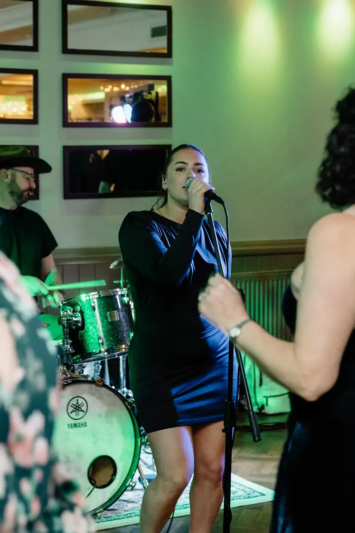 The band&rsquo;s singer on the dancefloor